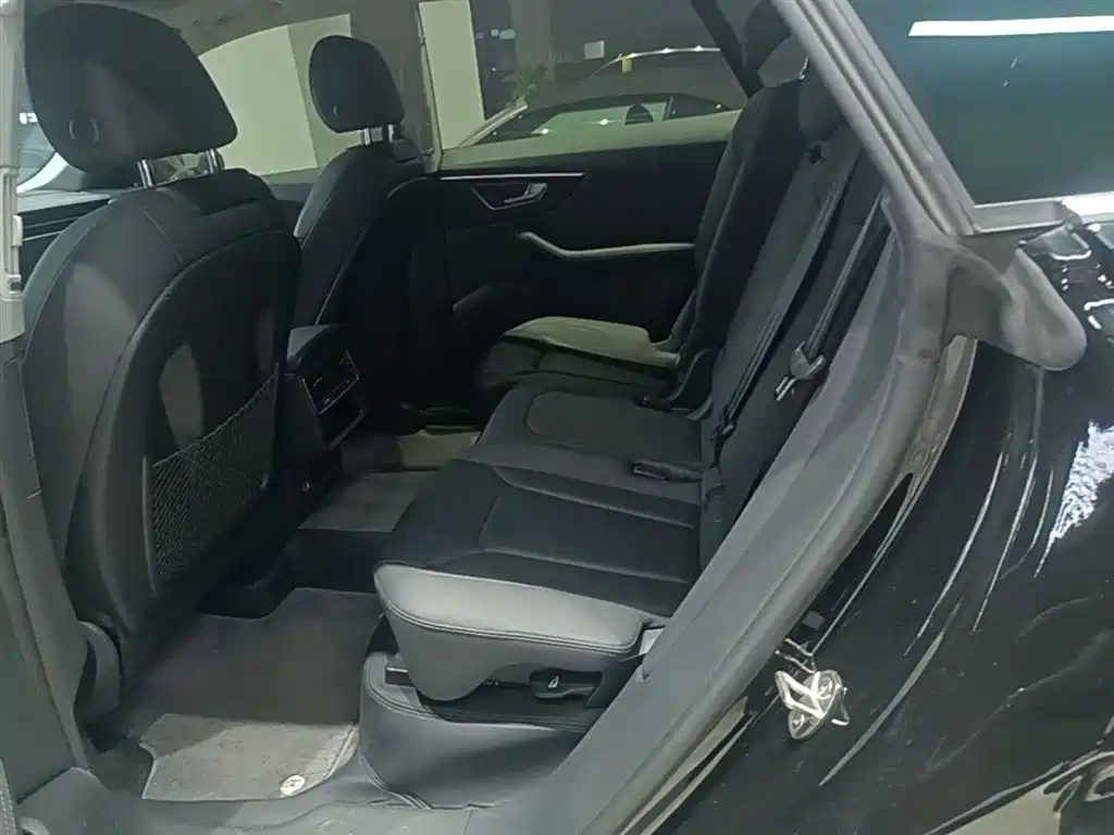 Audi Q8 2023 55 TFSI Luxury Sport фото 17