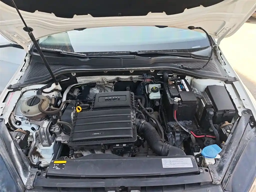 Volkswagen Golf 2016 1.6L Automatic Fashion фото 16