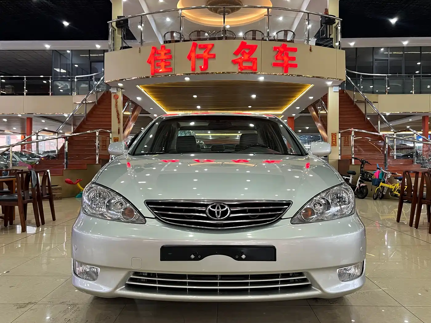 Toyota Camry (Overseas) 2005 2.4 Luxury Edition фото 2