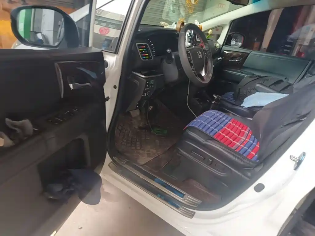 صورة 16 - Honda Odyssey