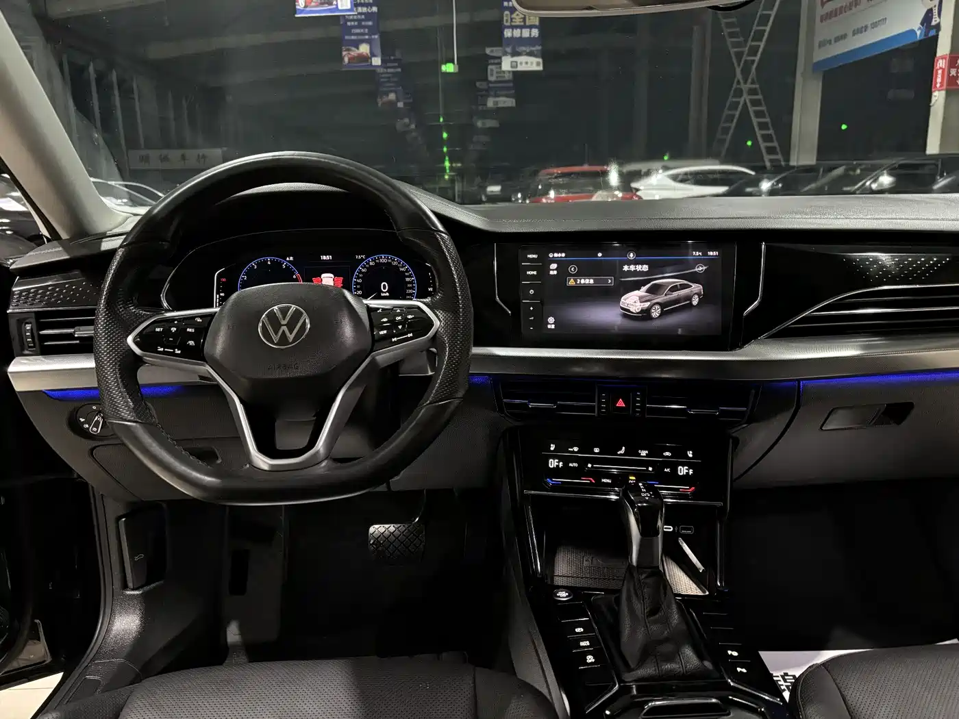 Volkswagen Passat 2022 330TSI Starlight Luxury Edition фото 13