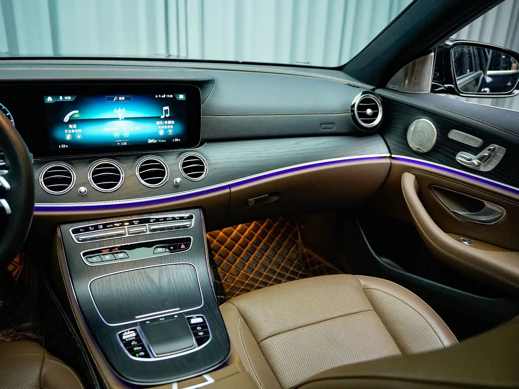 Фото 7 - Mercedes-Benz E-Class