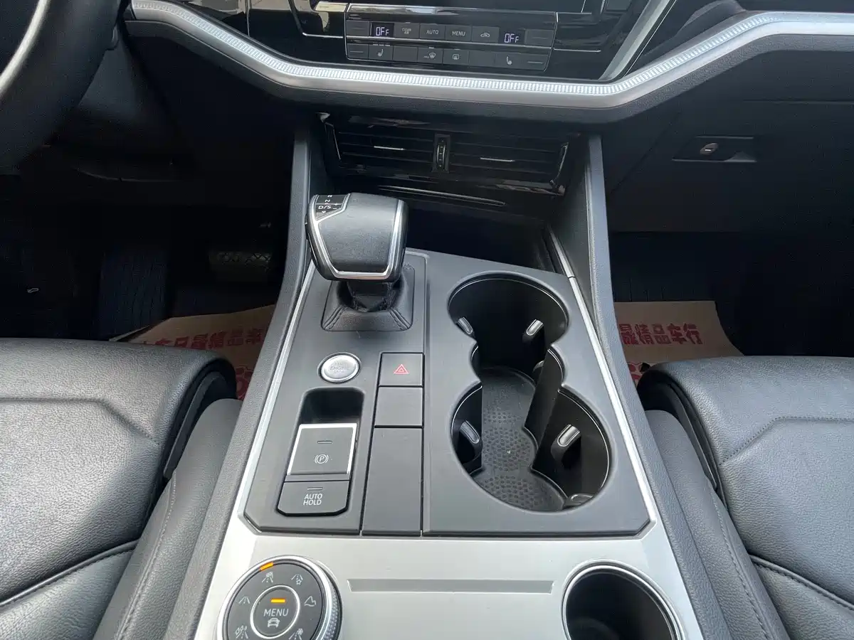 Volkswagen Touareg 2019 2.0TSI Pilot Edition China VI фото 16