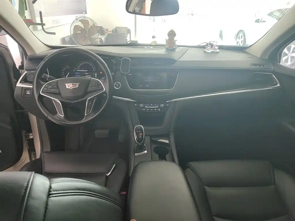 Cadillac XT5 2017 2016 25T Luxury Model