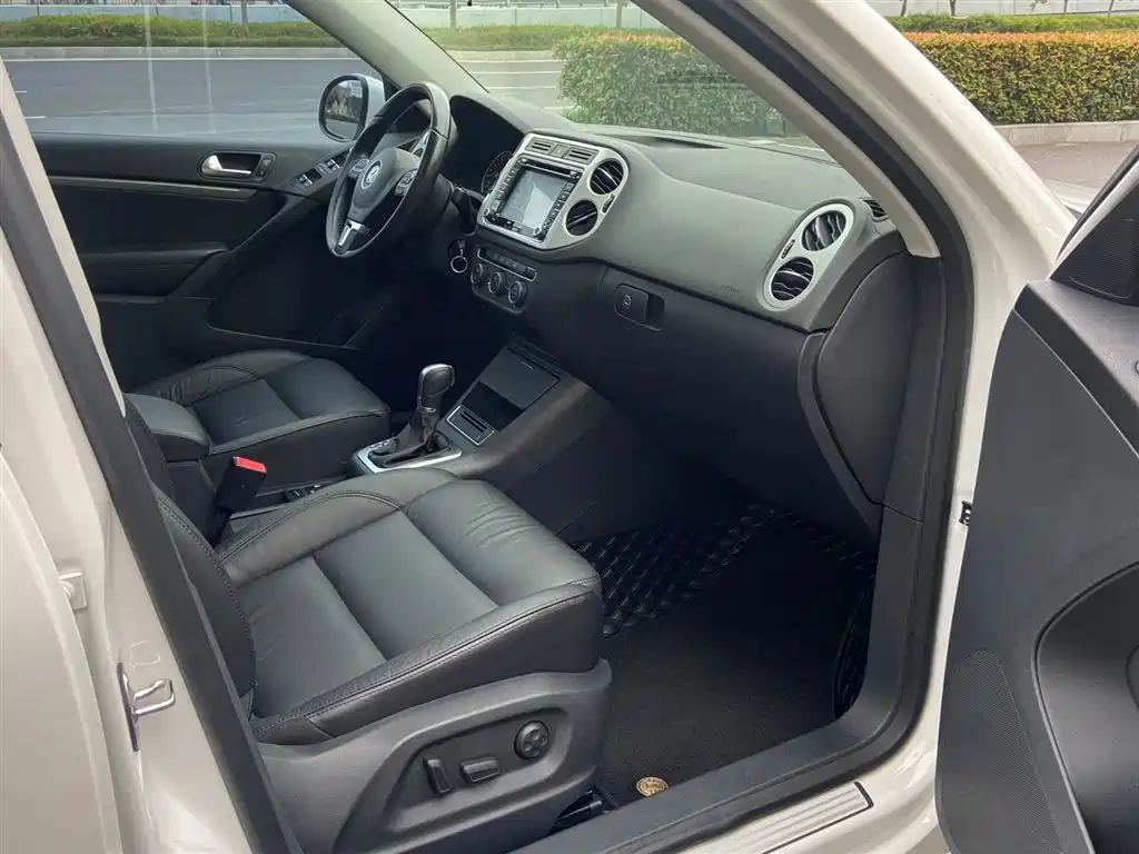 Volkswagen Tiguan 2015 1.8TSI Automatic 2WD Comfortline фото 8