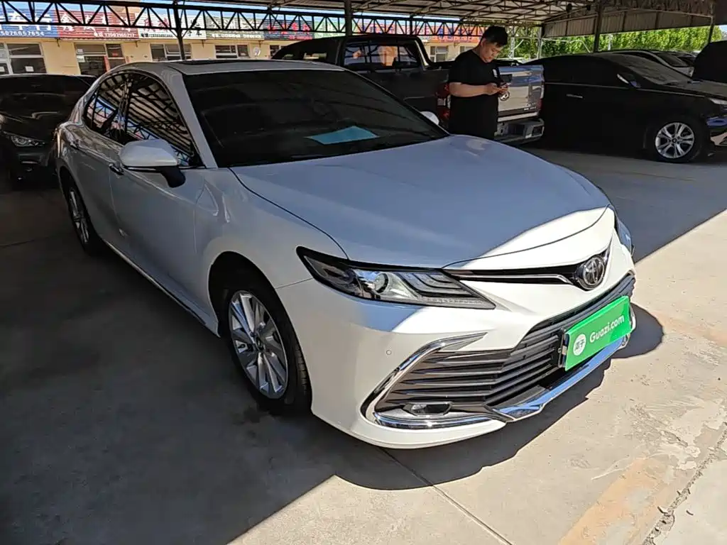 TOYOTA CAMRY