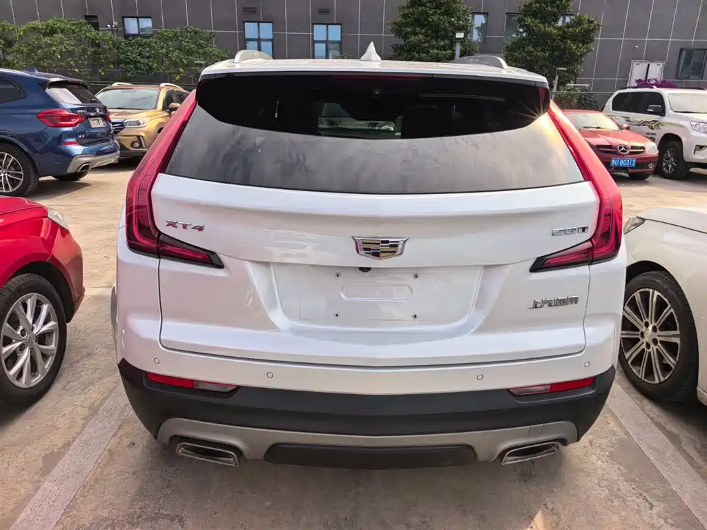 Cadillac XT4 2020 28T FWD Leading Trim фото 5