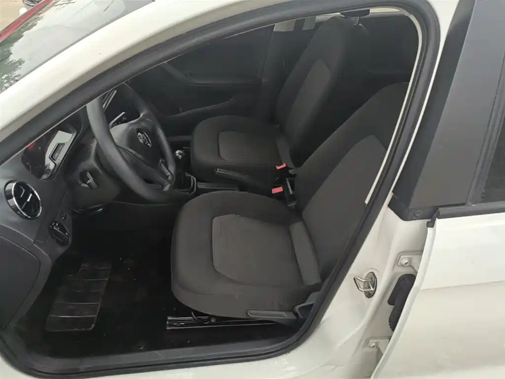 Volkswagen Jetta 2017 1.5L Manual Fashion фото 15