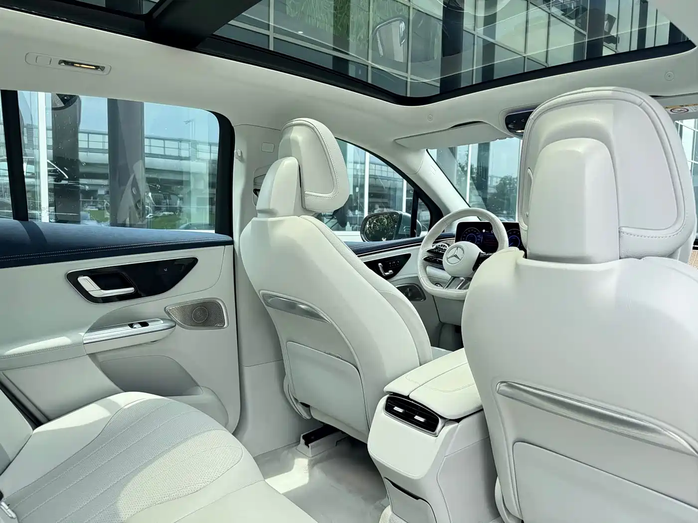 Mercedes-Benz EQE SUV 2024 500 4MATIC Luxury Edition фото 11