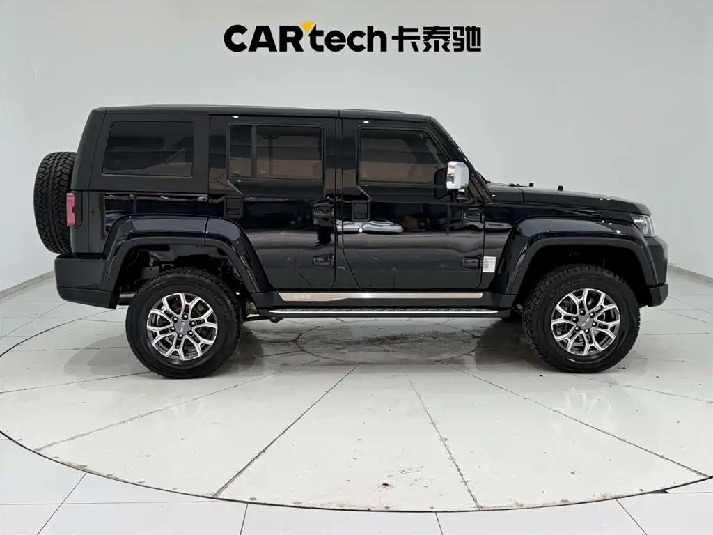 BAIC ORV Beijing Offroad BJ40 2024 2.0T Urban Hunter Glory Edition фото 12