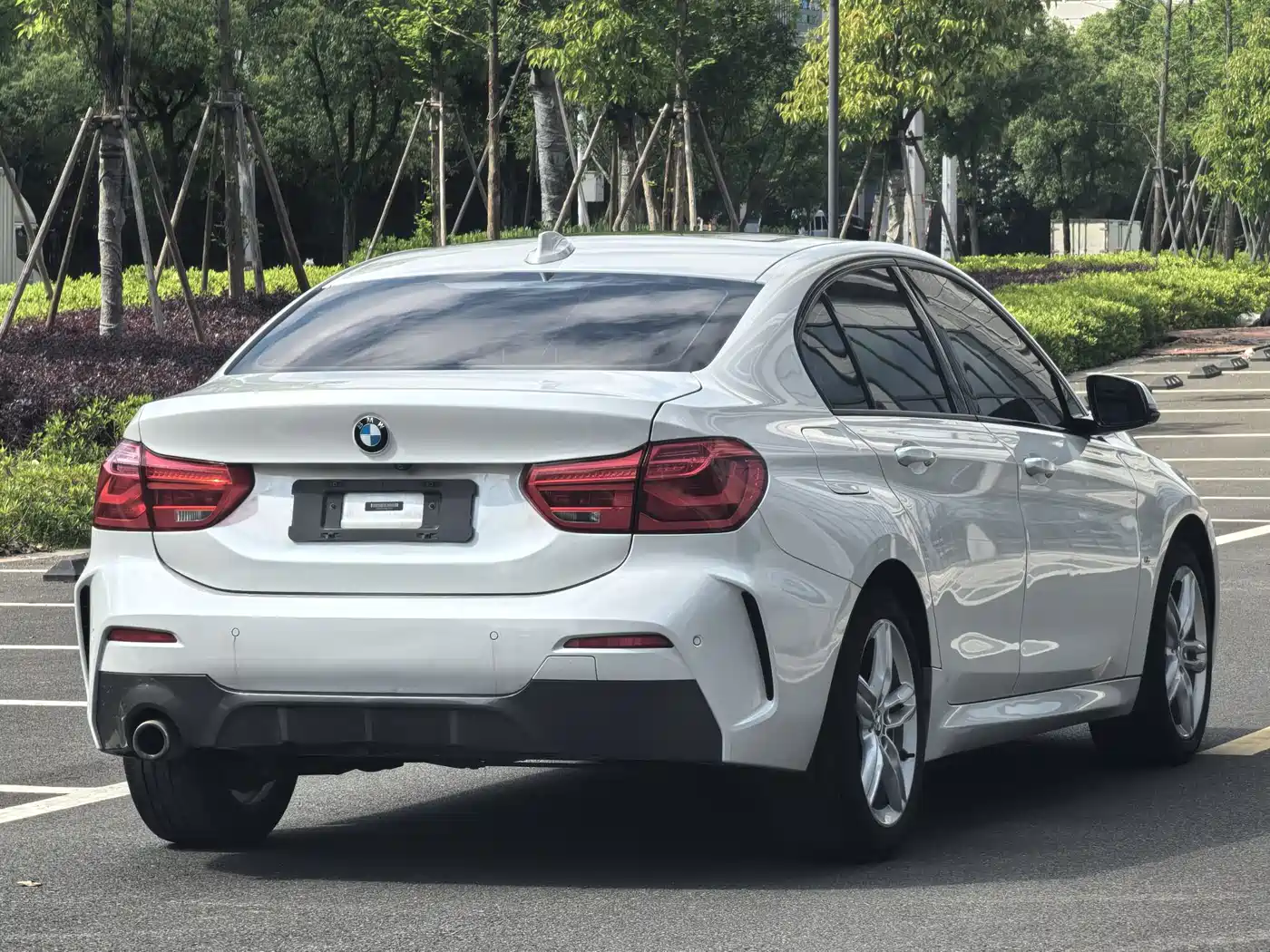 BMW 1 Series 2019 118i M Sport Package фото 6