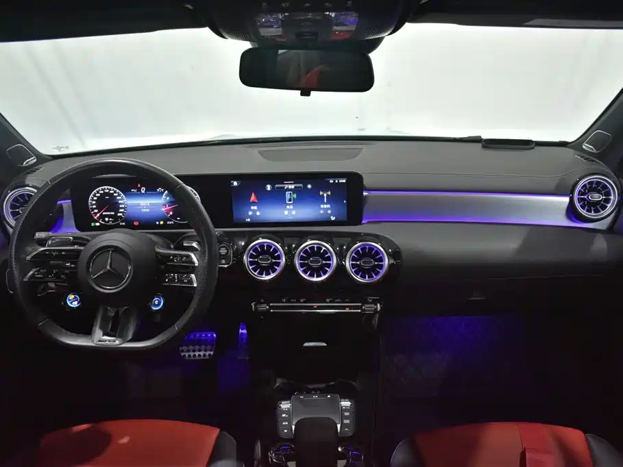 Mercedes-Benz A-Class AMG 2024 AMG A 35 L 4MATIC фото 6