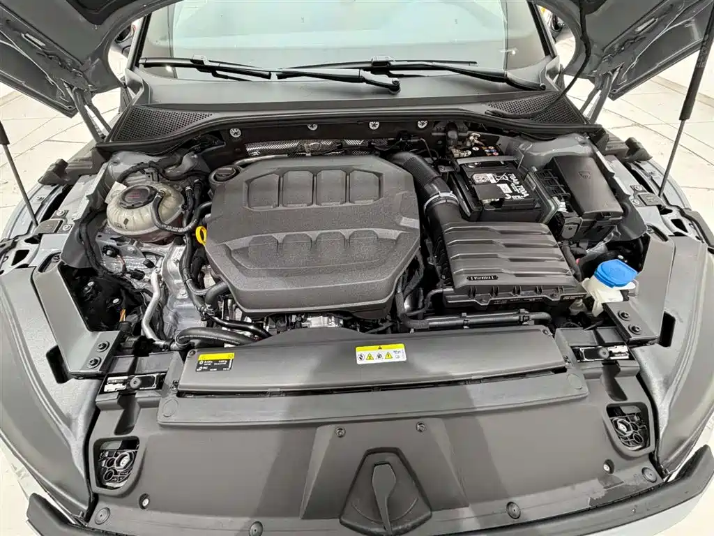 Volkswagen FAW-Volkswagen CC 2024 380TSI Eye-catching Public Sharing Edition фото 18