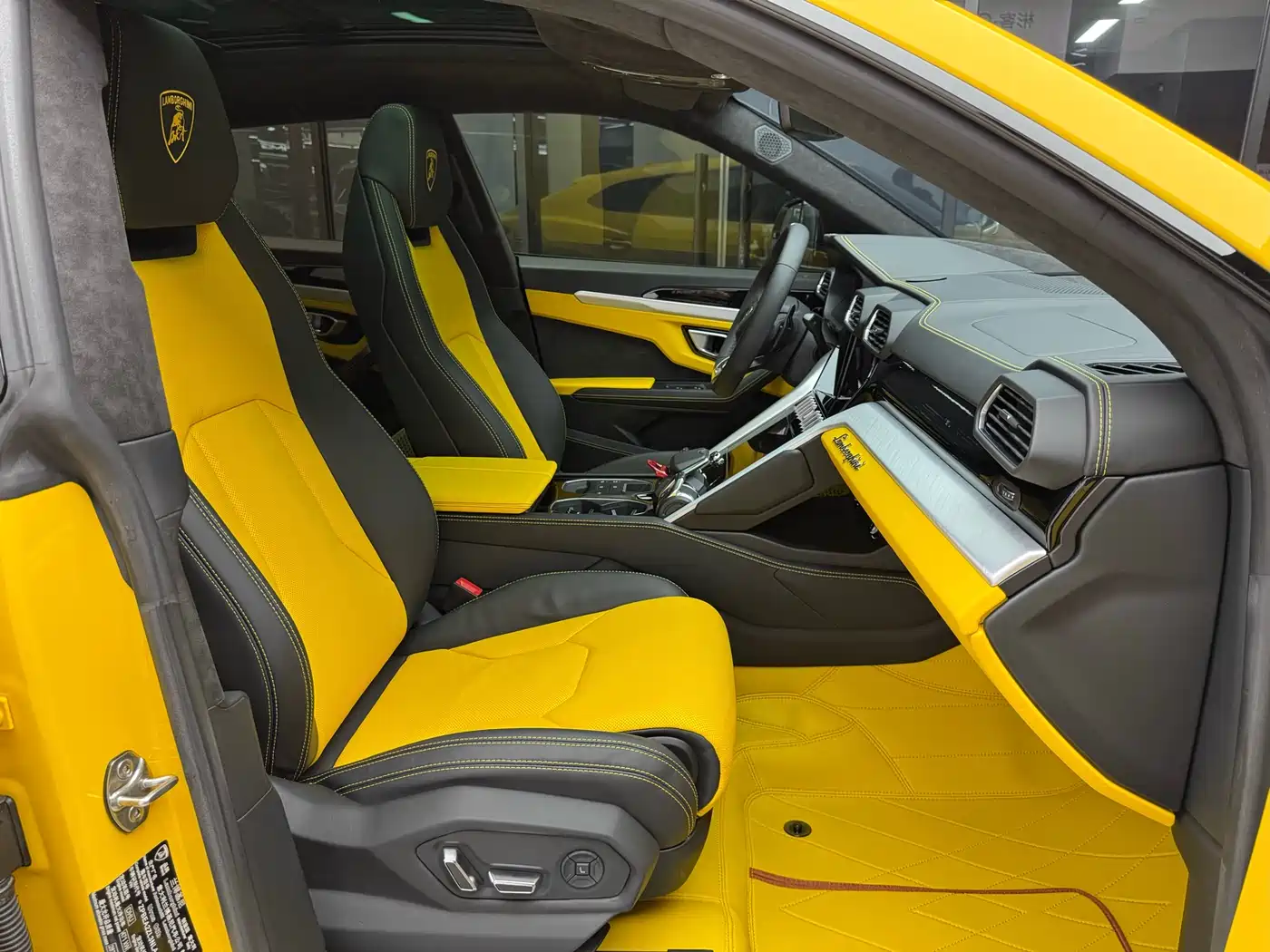 Lamborghini Urus 2021 4.0T V8 фото 12
