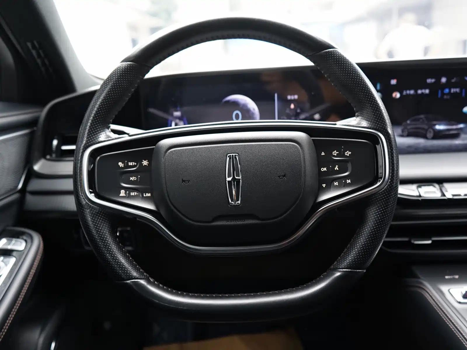 Фото 17 - Lincoln Z