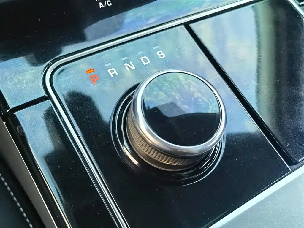 Land Rover Range Rover Velar 2019 250PS фото 13