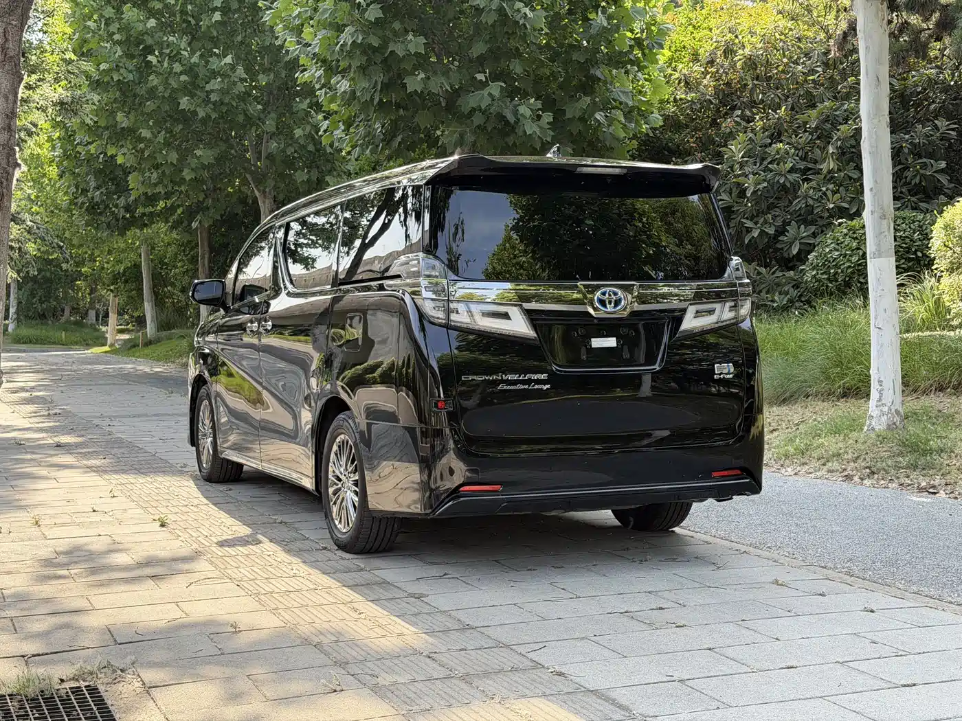 Toyota Vellfire 2021 Crown Hybrid 2.5L HV Premium Edition фото 7
