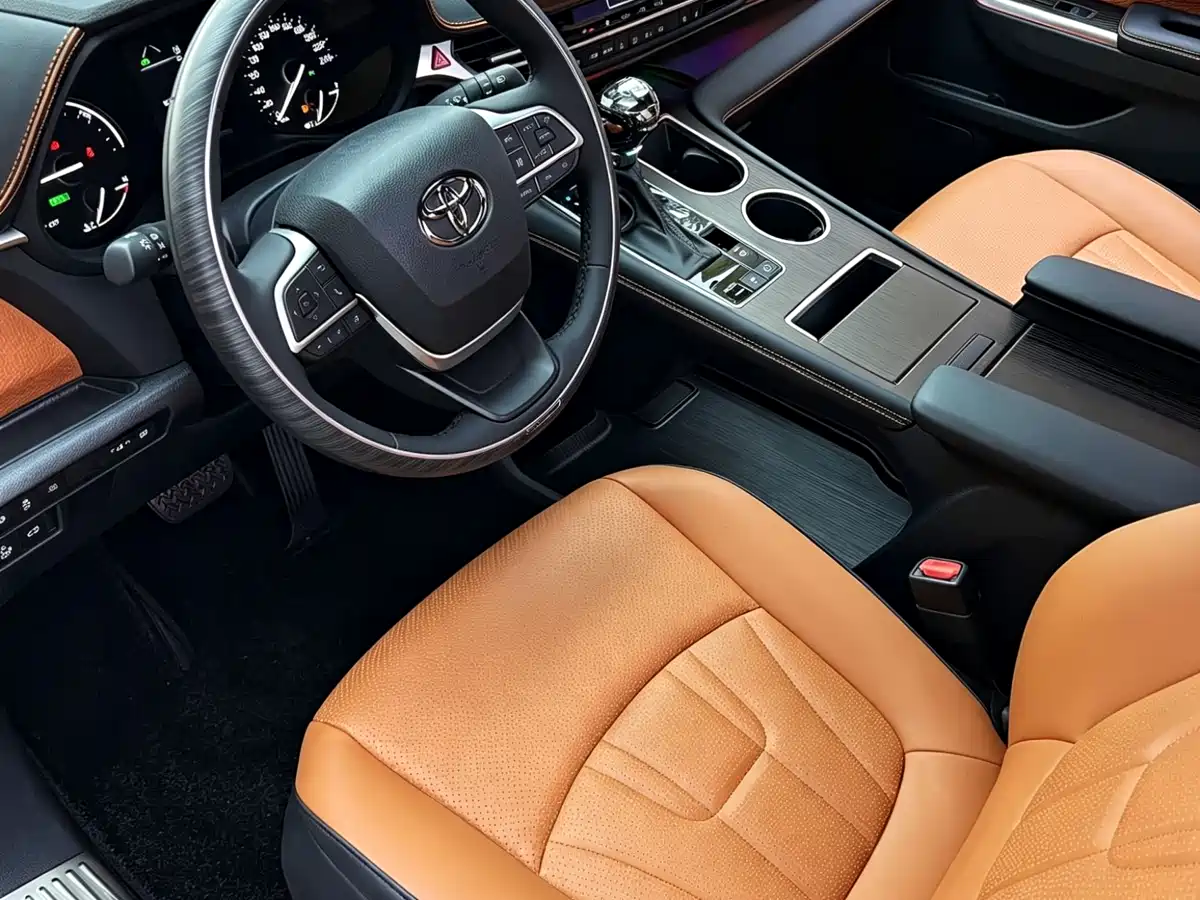 Toyota Granvia 2026 Model 2.5L Hybrid Luxury Edition фото 6