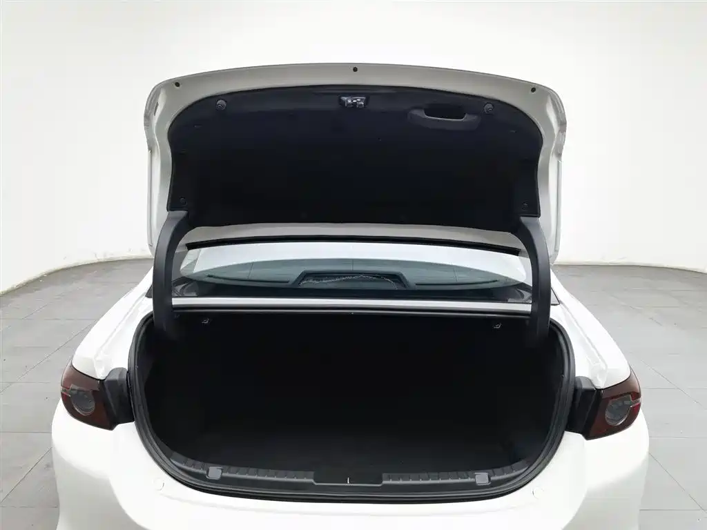 MAZDA 3 ANGKESAILA