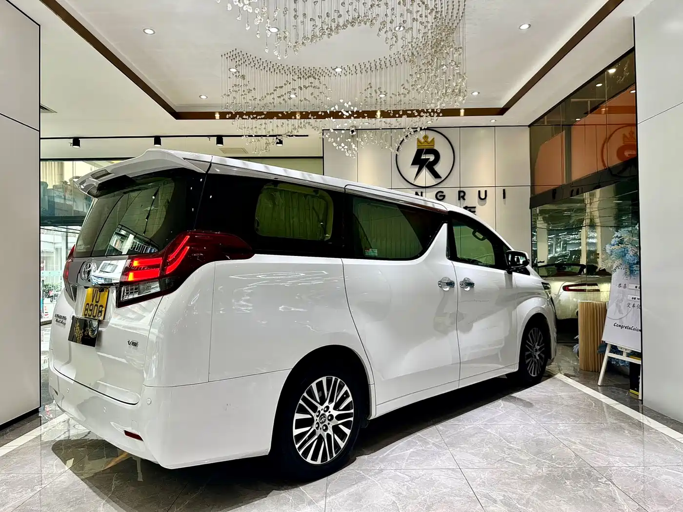 Toyota Alphard 2018 3.5L Premium фото 13