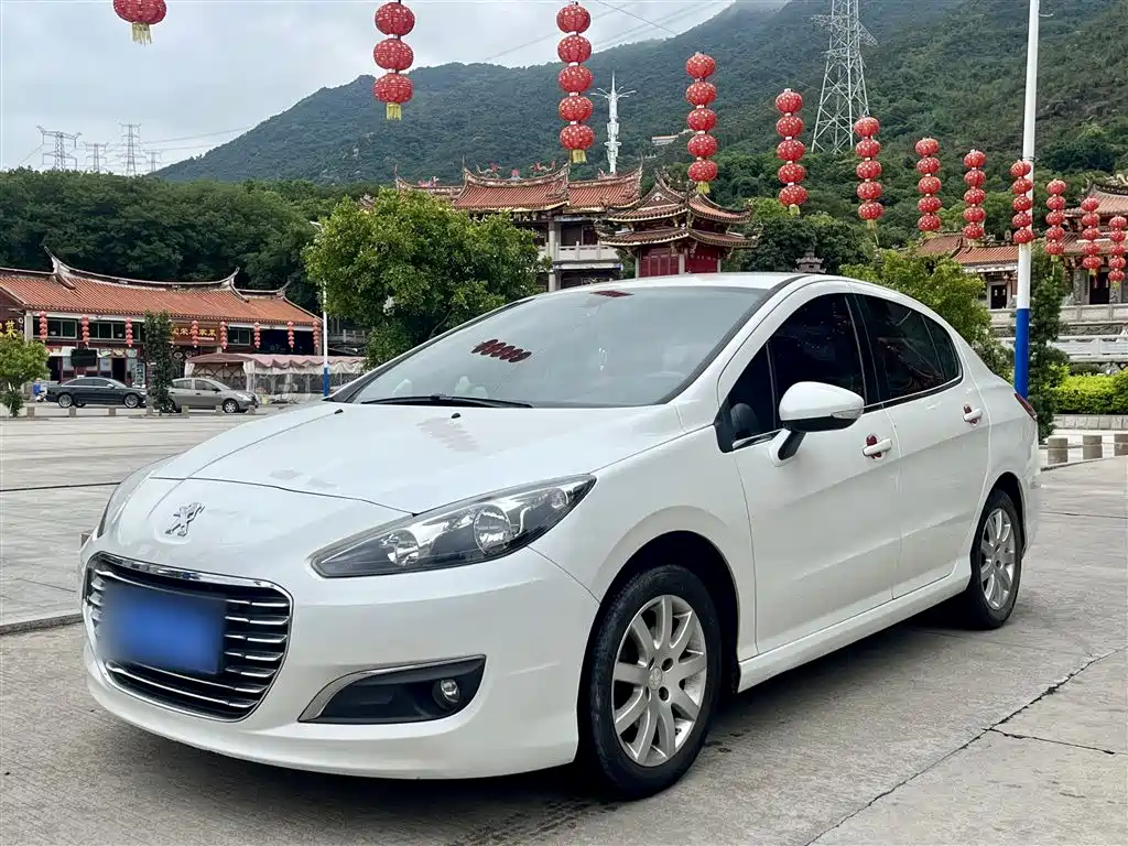 Peugeot 308 2014 Model Joy Edition Classic 1.6L Manual Superior Style фото 2