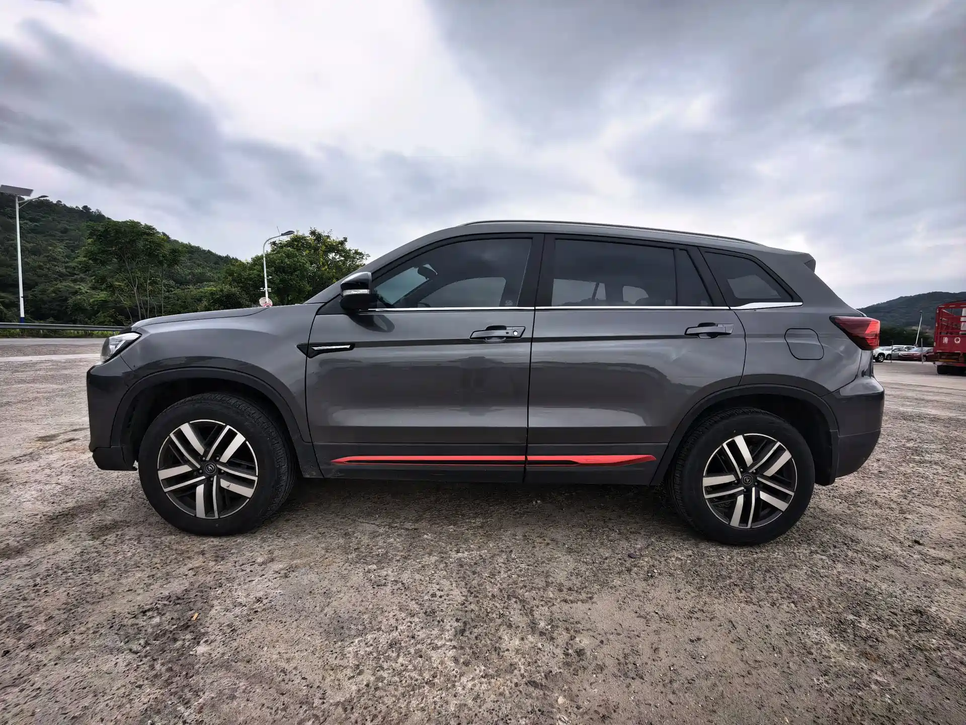 Фото 4 - Changan CS75