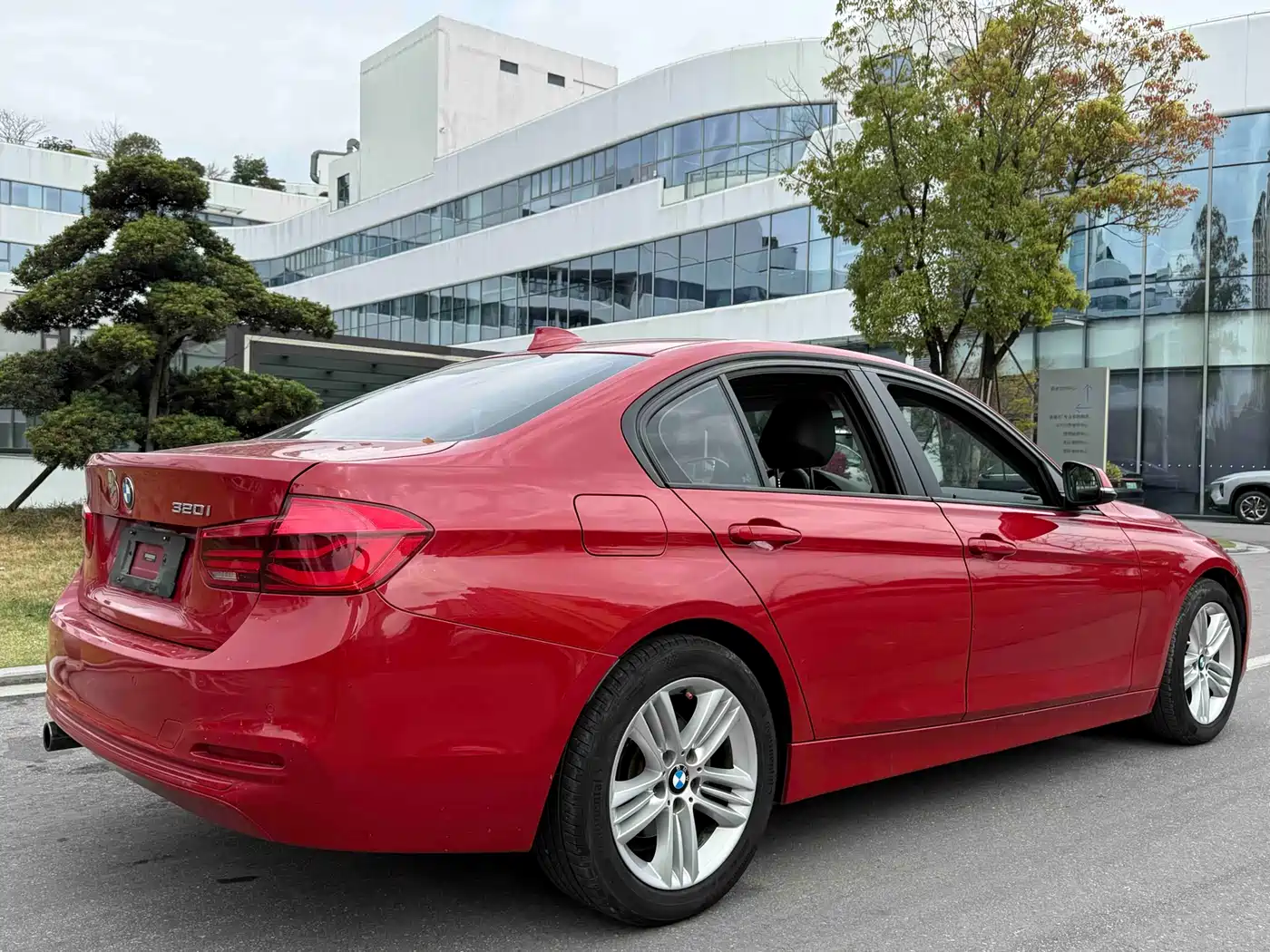 BMW 3 Series 2016 320i Fashion Model фото 11