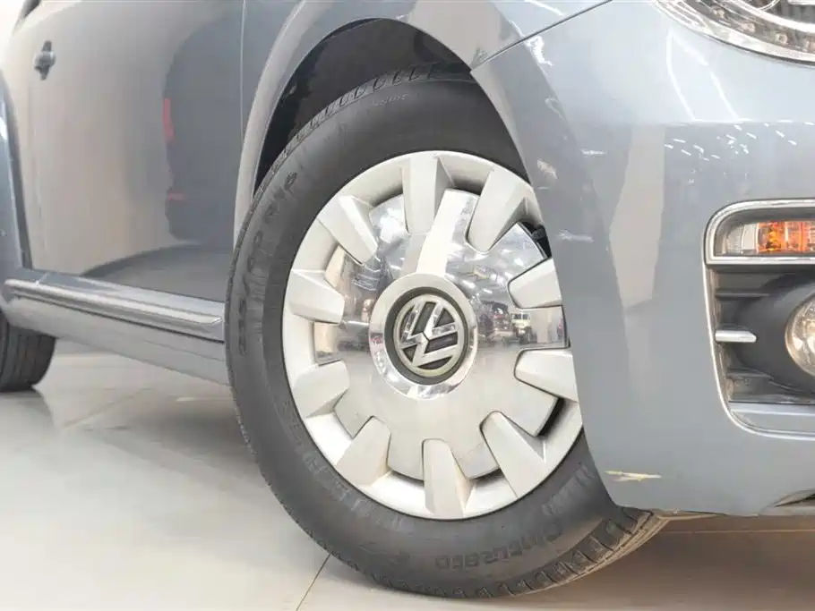 Volkswagen Beetle 2018 180TSI Trend Joy Edition фото 22