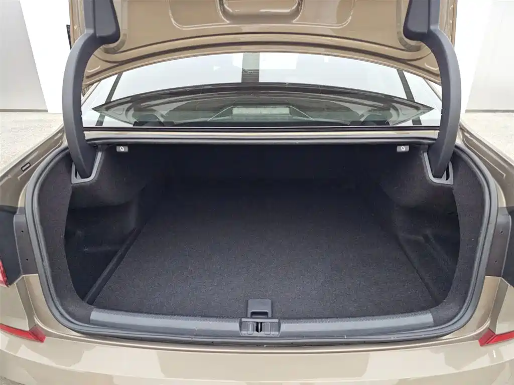 Volkswagen Passat 2017 330TSI DSG Prestige фото 17