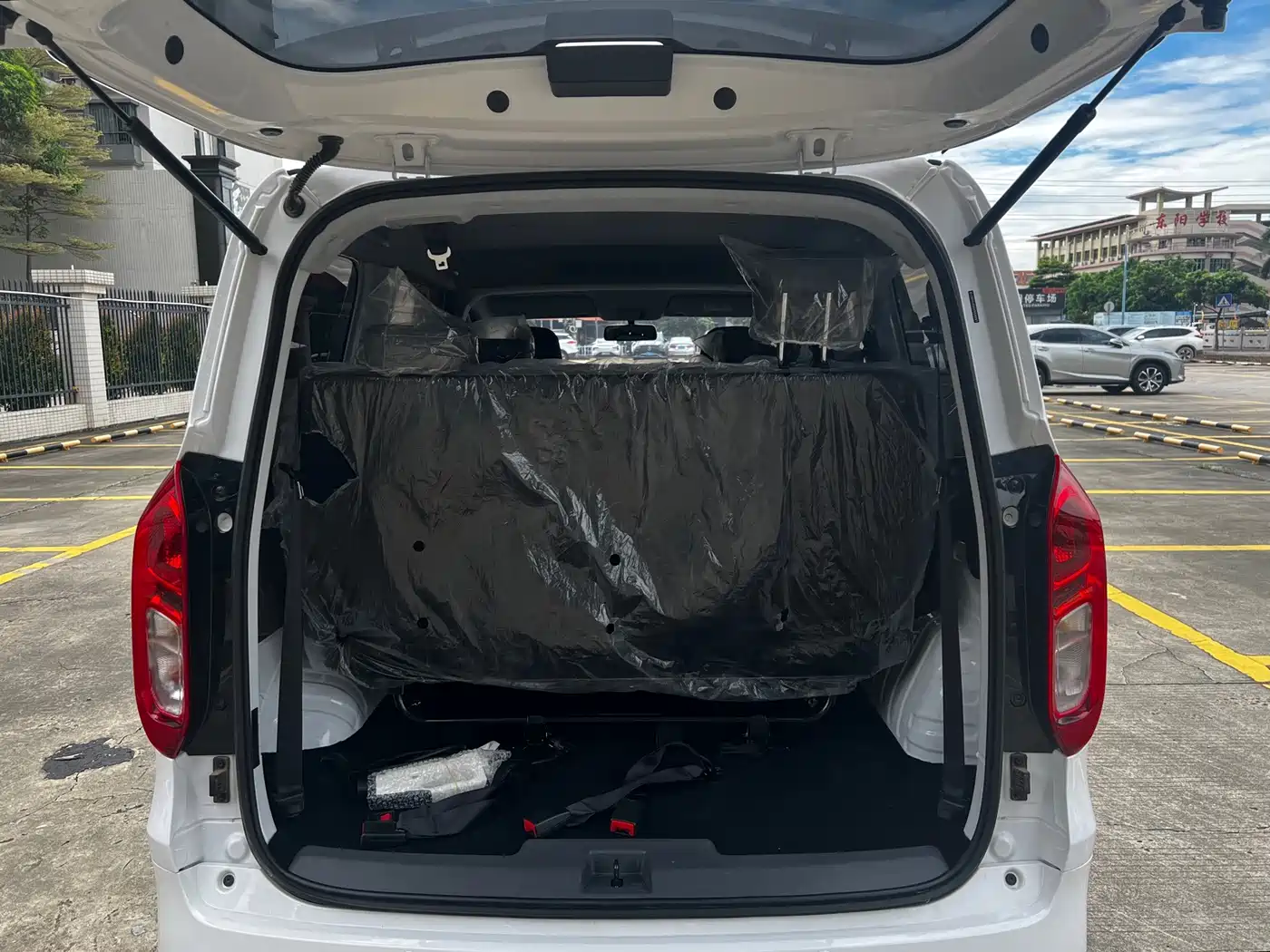 Wuling Motors Wuling Hongguang New Energy 2026 2026 Extended-range Hybrid 150KM Comfort