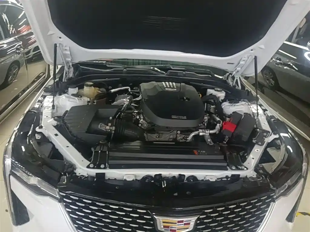 CADILLAC CT4