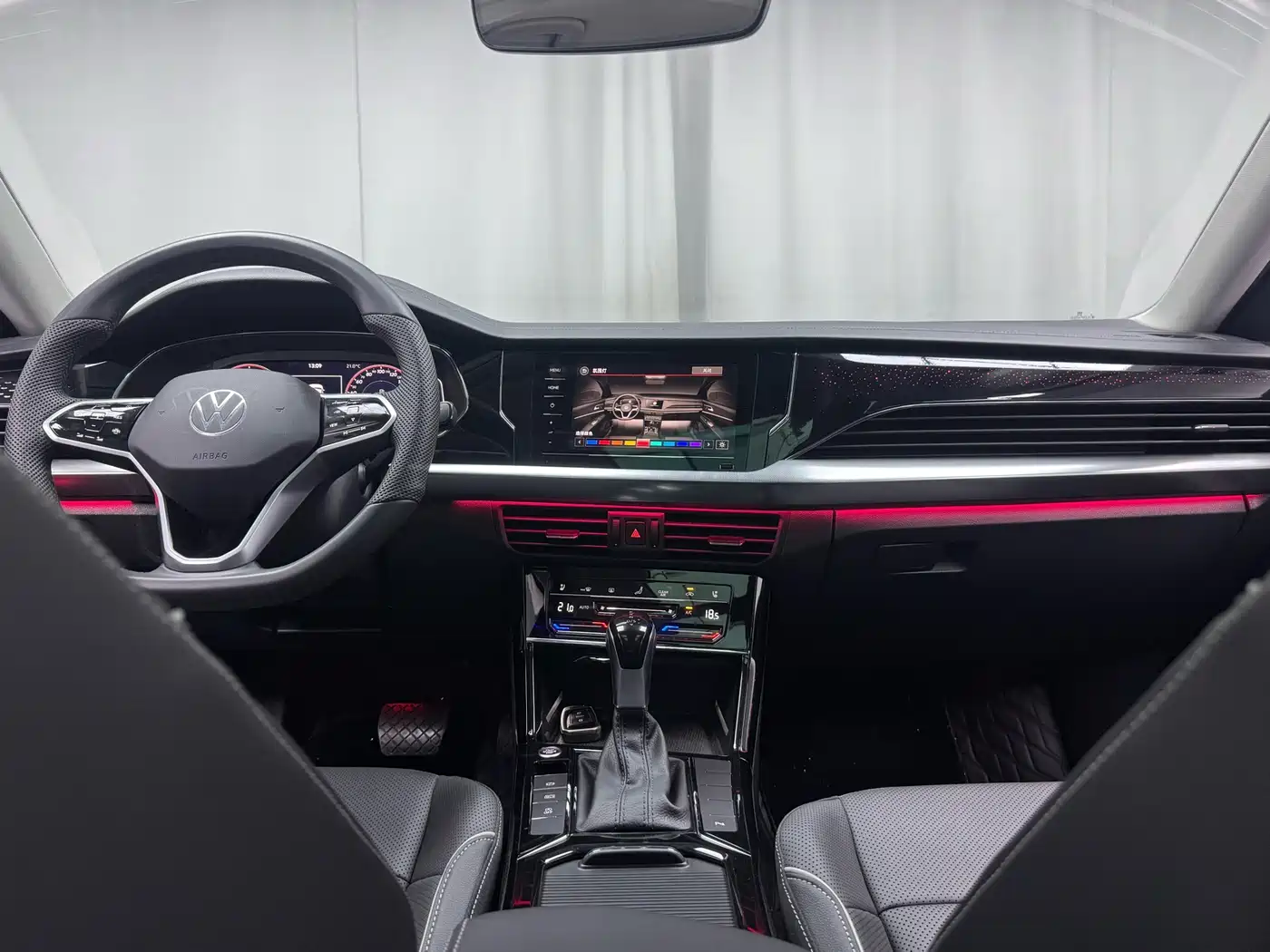 Volkswagen Passat 2024 330TSI Starlight Elite Edition фото 12