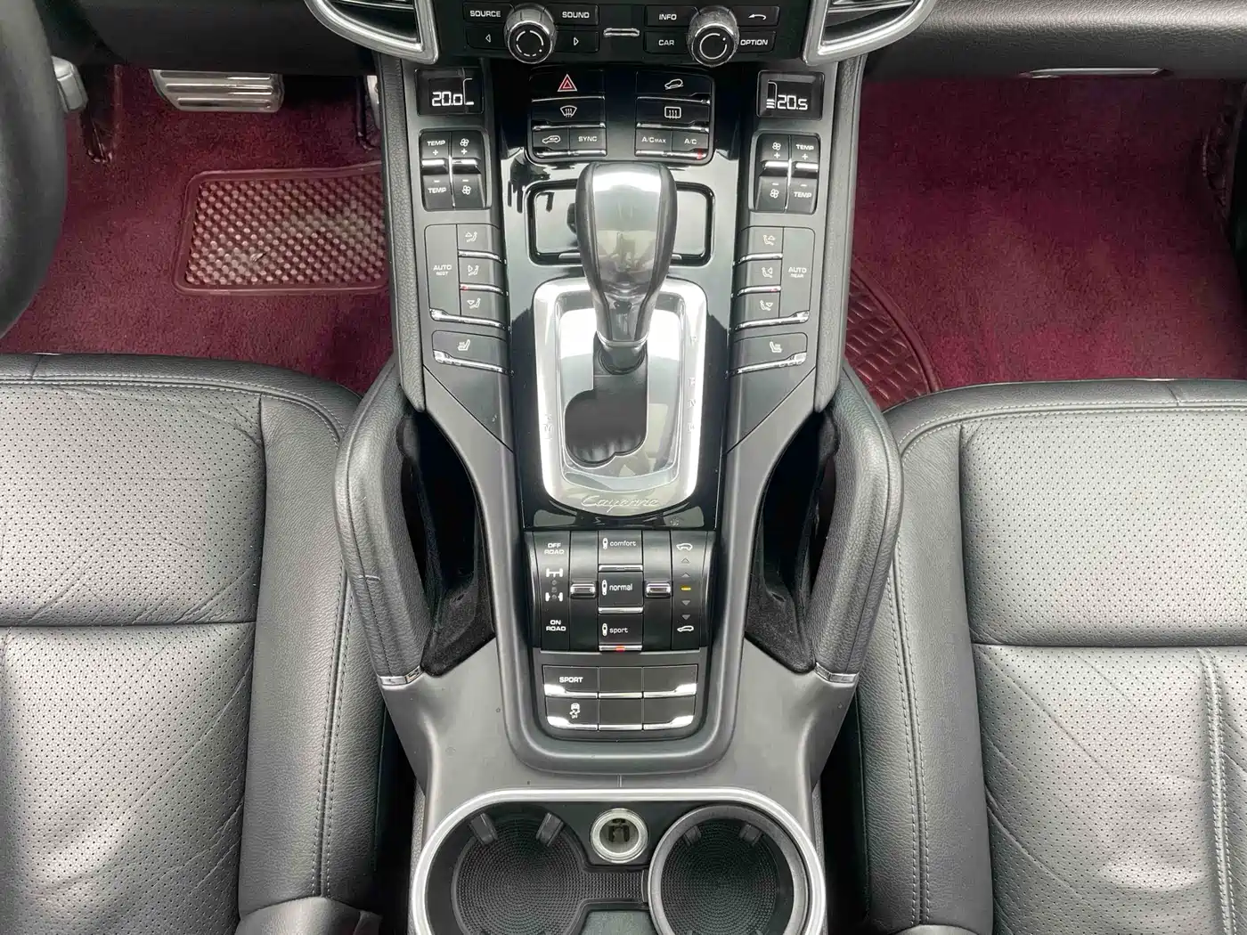 Porsche Cayenne 2014 Cayenne Platinum Edition 3.0T фото 11