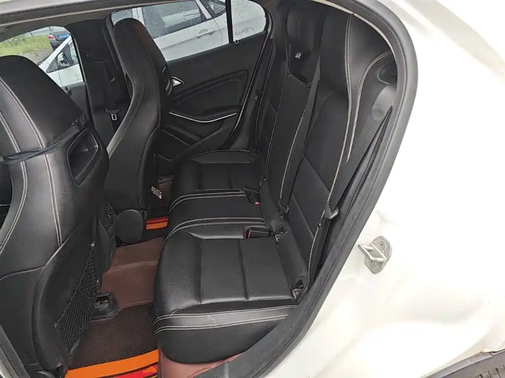 Mercedes-Benz GLA 2016 GLA 200 Dynamic фото 17