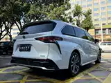Фото 6 - Toyota Granvia