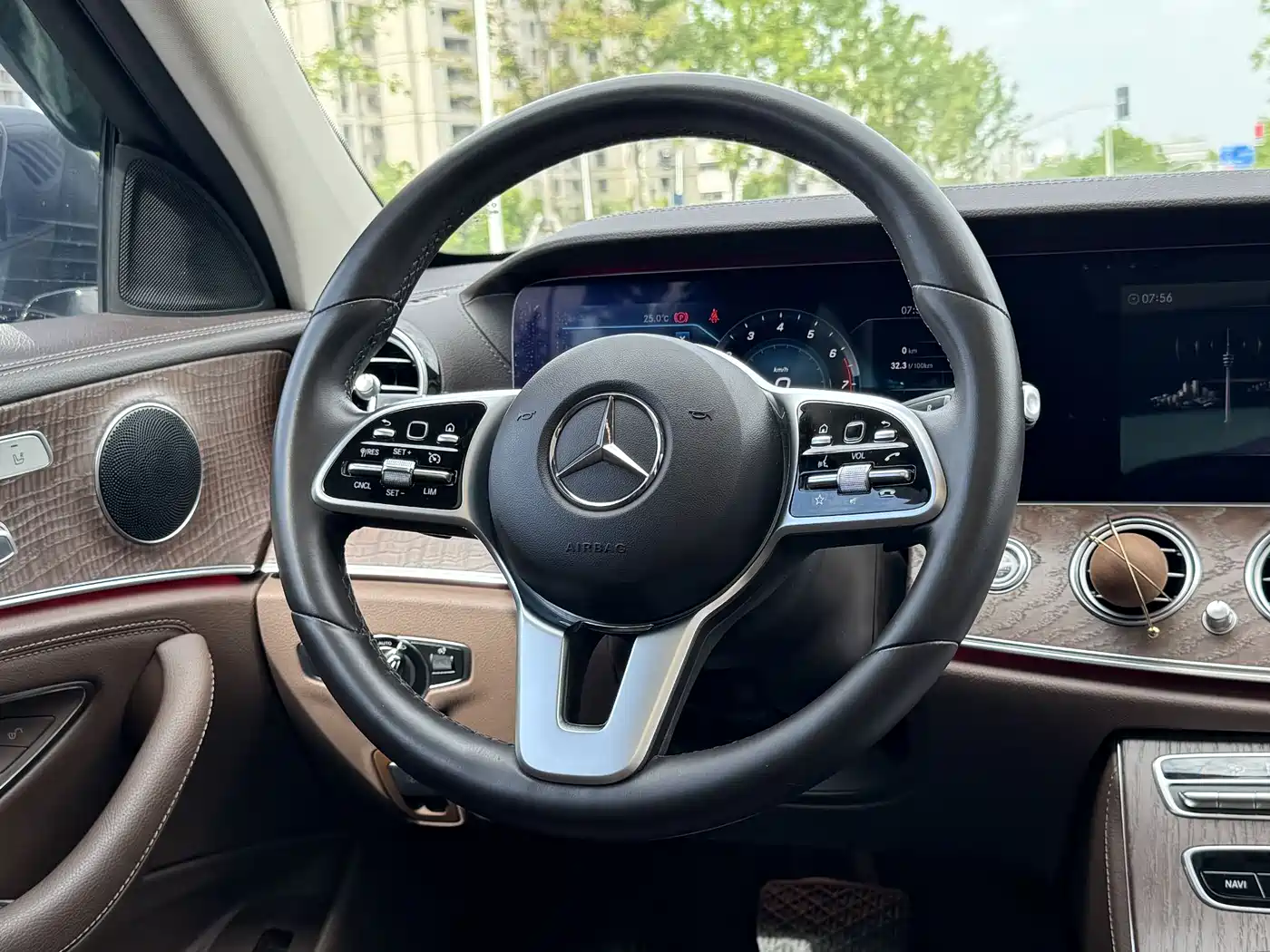 Mercedes-Benz E-Class 2019 E 200 L фото 8