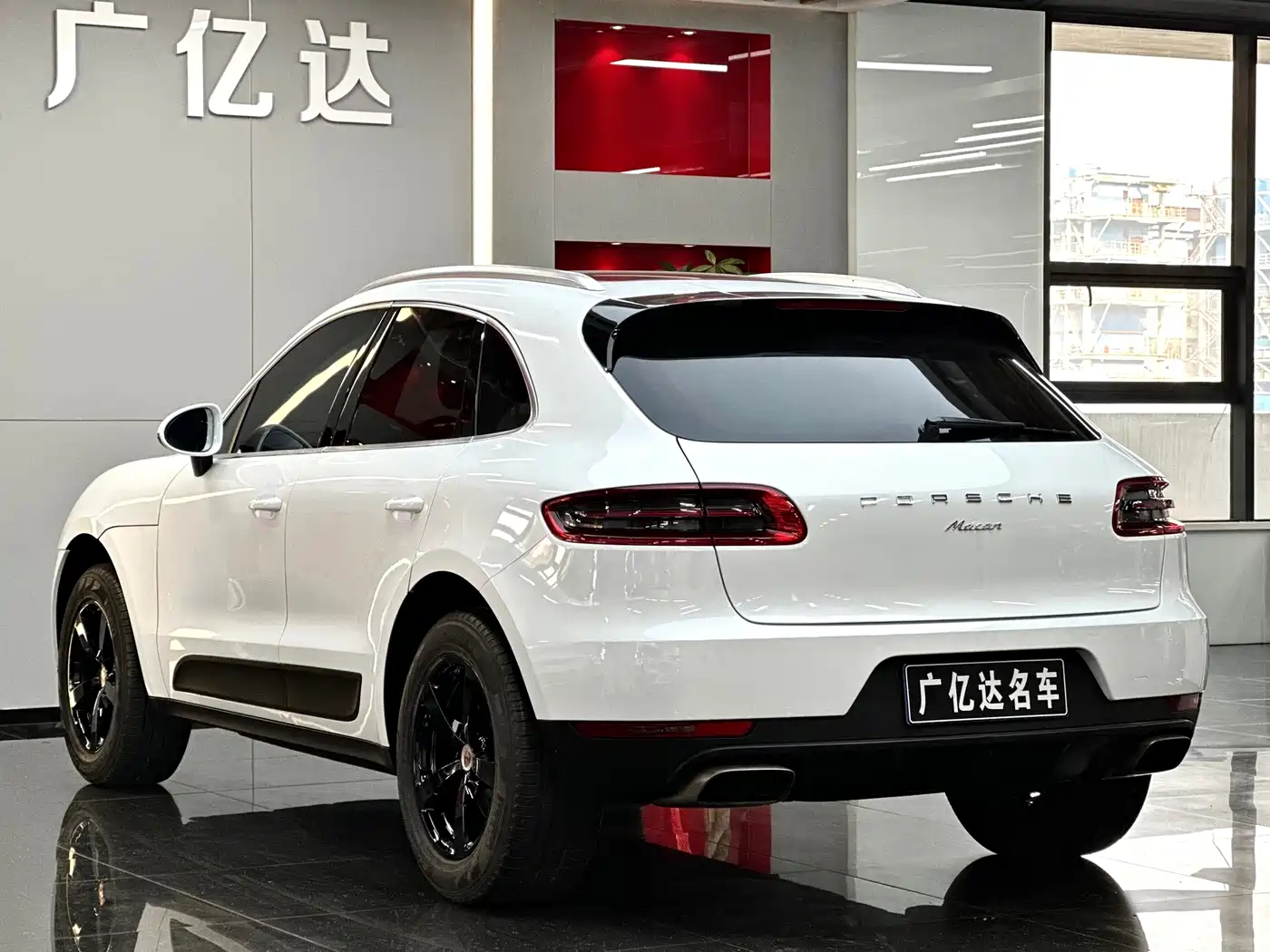 Porsche Macan 2014 Macan 2.0T фото 17