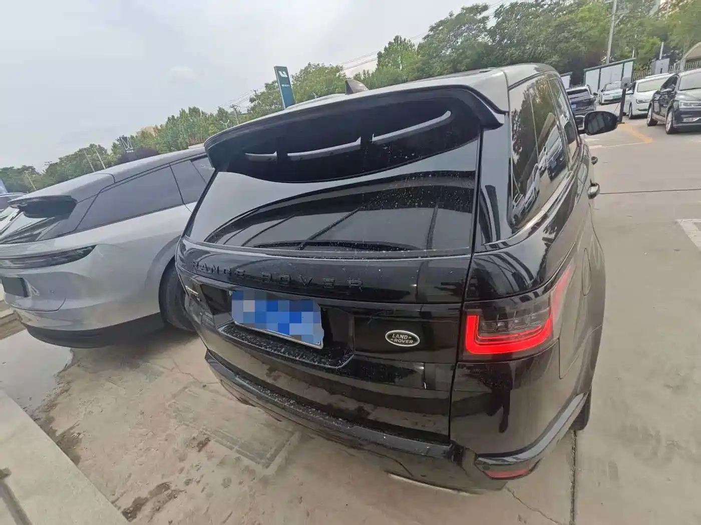 Land Rover Range Rover Sport 2021 3.0 L6 Gloss Black Edition фото 3