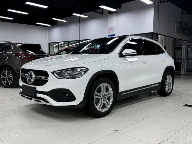 Mercedes-Benz GLA GLA 180