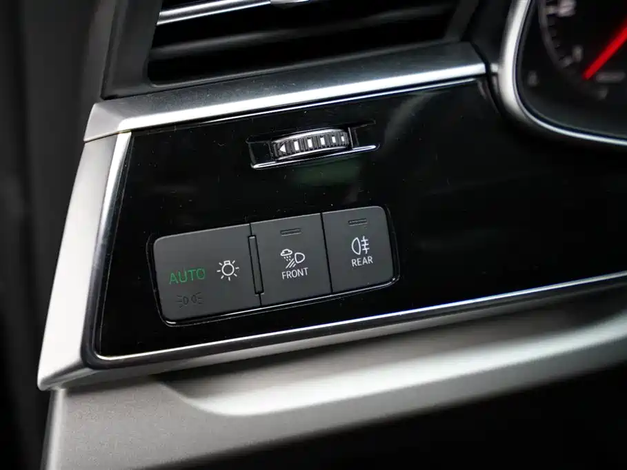 Audi Q8 2021 Model 55 TFSI Luxury Dynamic фото 7