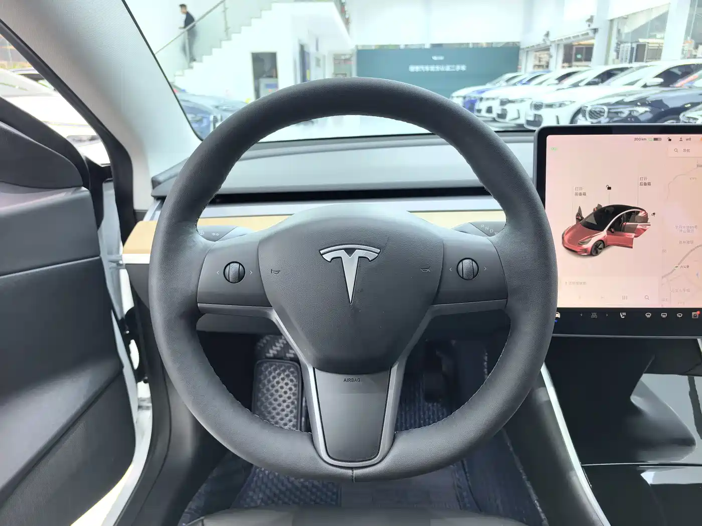 TESLA MODEL 3
