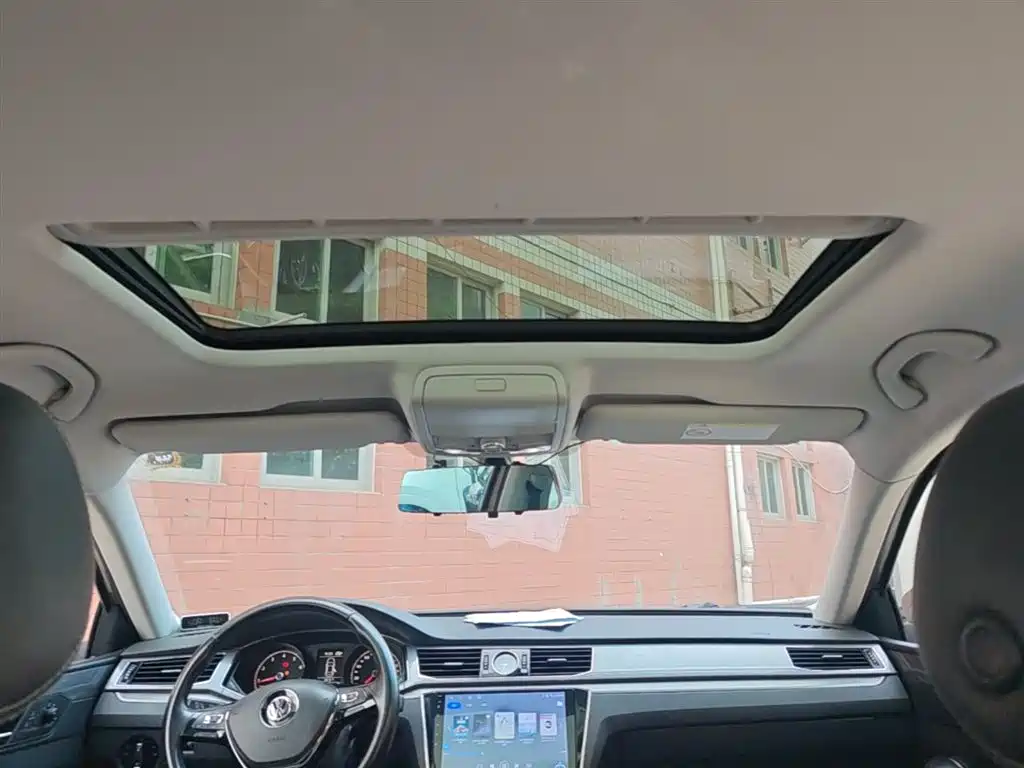 Volkswagen Passat 2017 330TSI DSG Prestige фото 18