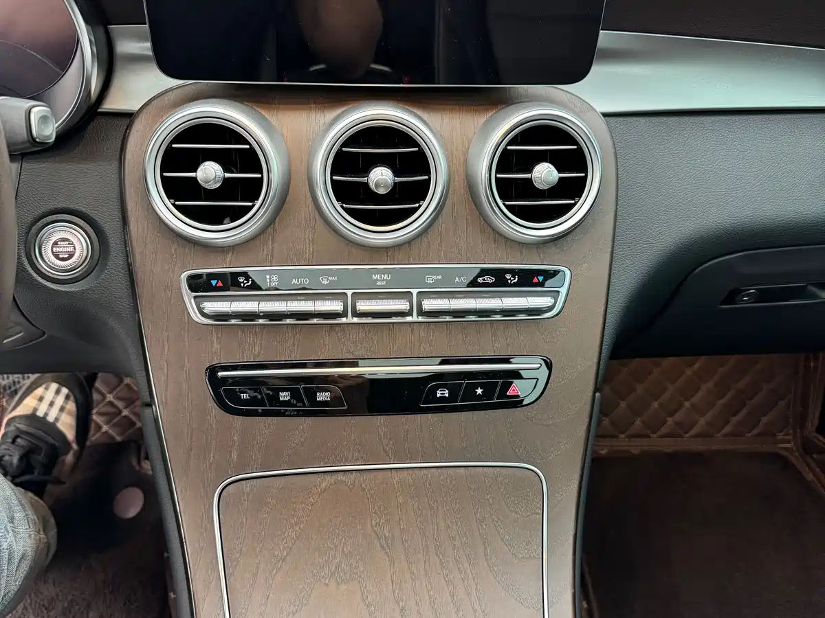 Mercedes-Benz GLC 2022 Facelift GLC 300 L 4MATIC Dynamic Collector's Edition фото 13