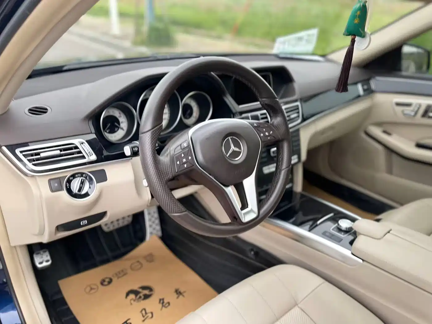 Mercedes-Benz E-Class 2015 E 260 L Sport фото 13