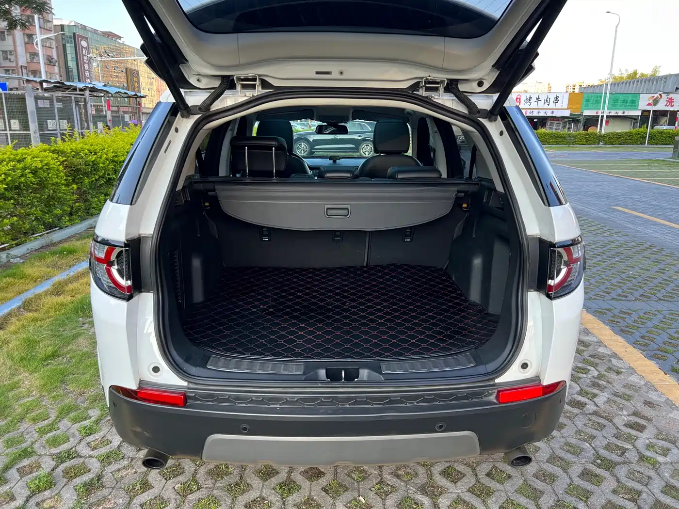 Land Rover Discovery Sport 2016 2.0T SE фото 8