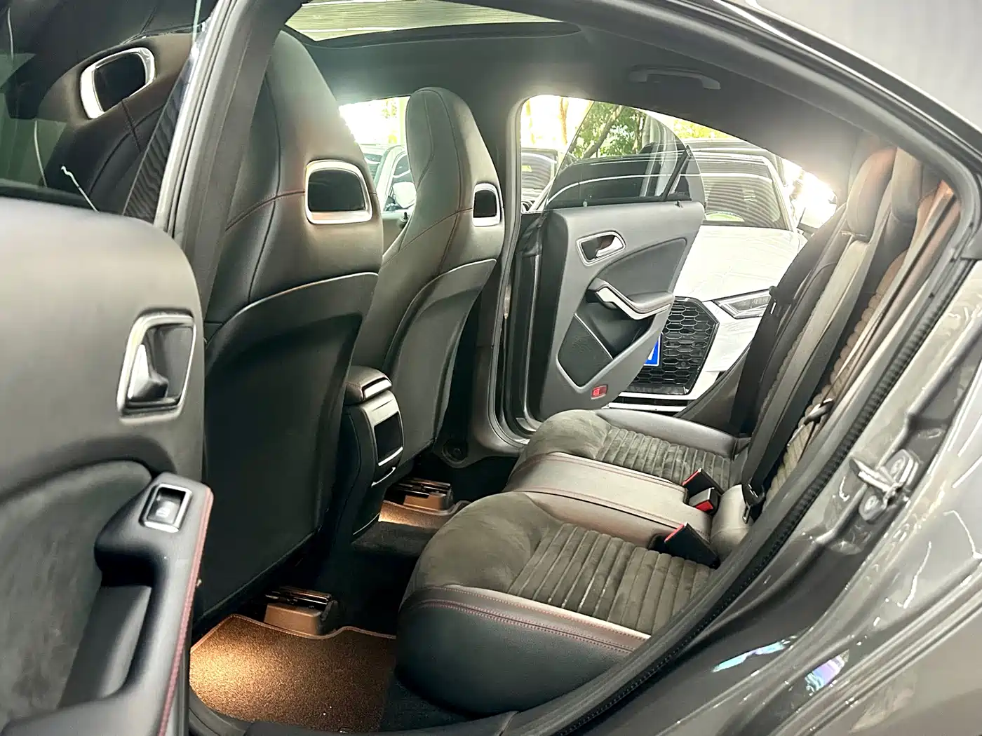 Mercedes-Benz CLA (Import) 2018 CLA 220 4MATIC фото 18
