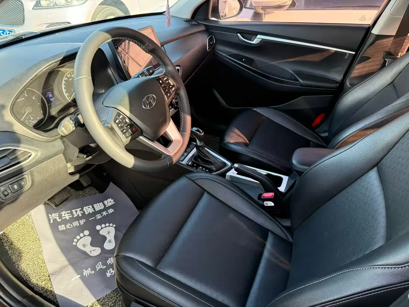 Hyundai Elantra 2017 1.6L Automatic Joy Edition DLX фото 4