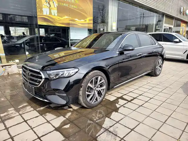 MERCEDES-BENZ E CLASS