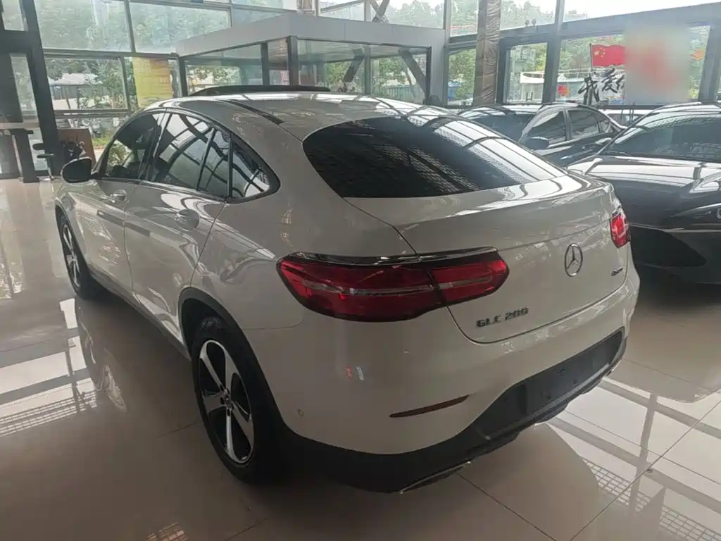 صورة 5 - Mercedes-Benz GLC Coupe