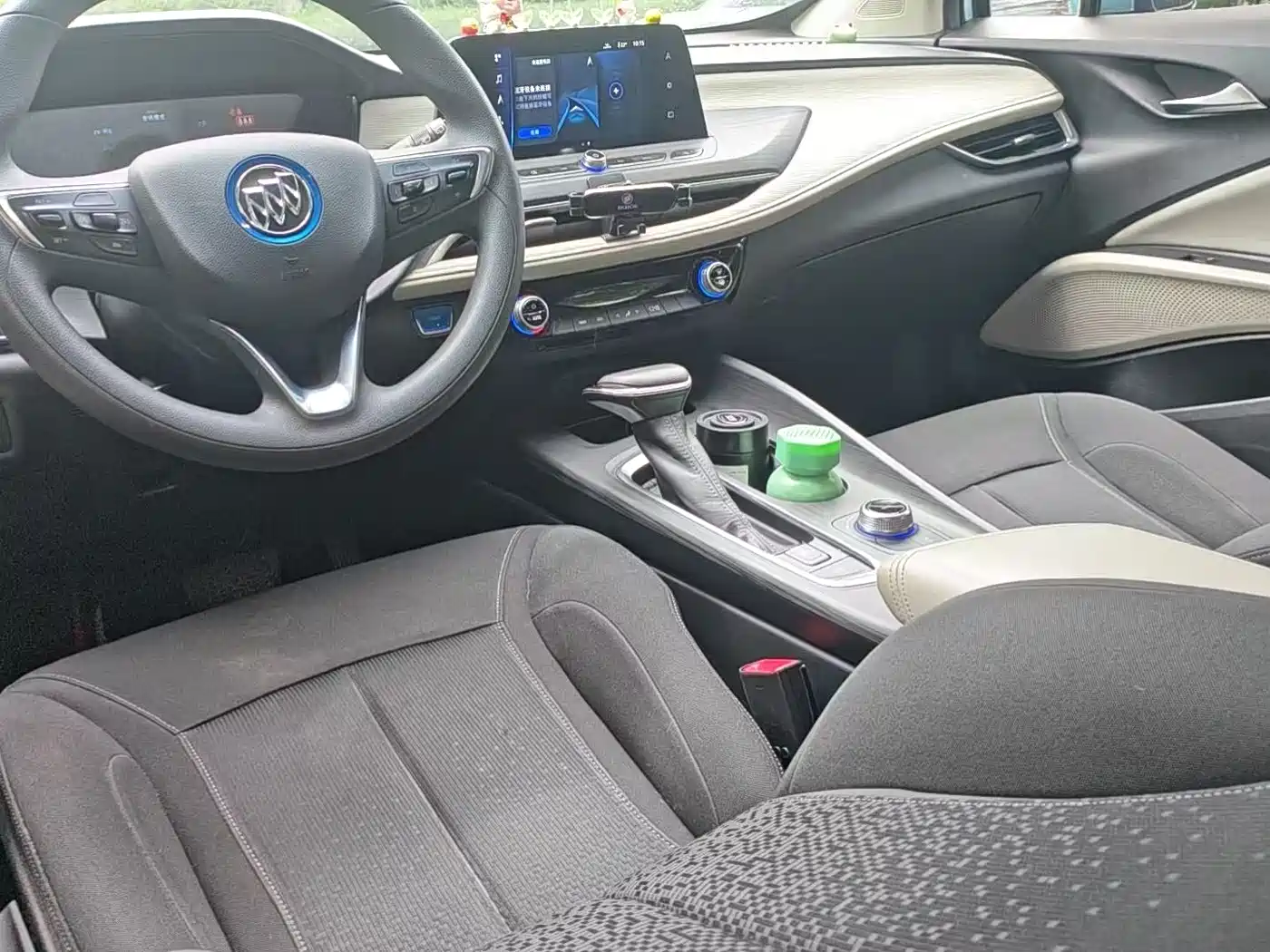Buick Velite 6 2020 Plug-in Hybrid Connected Fashion Edition фото 4